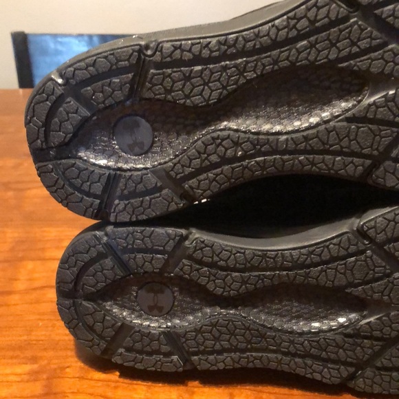 UNDER ARMOUR Mens Hovr Phantom 2 Perfomance Sneakers Black - Picture 10 of 11